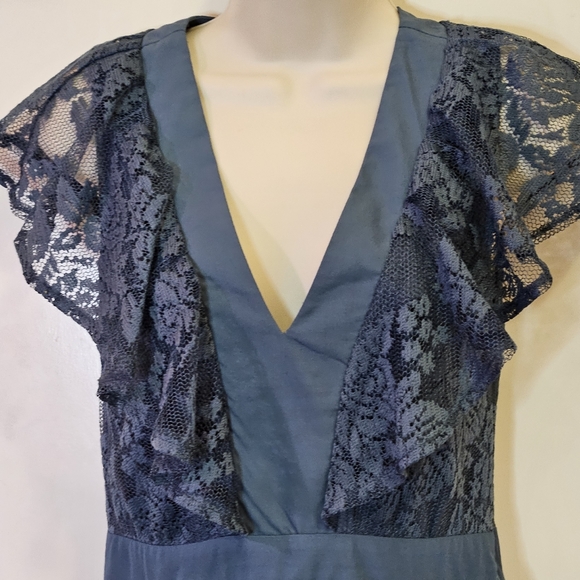 Miami Blue Floral Lace V-Neckline Maxi Dress, Medium - Picture 15 of 16